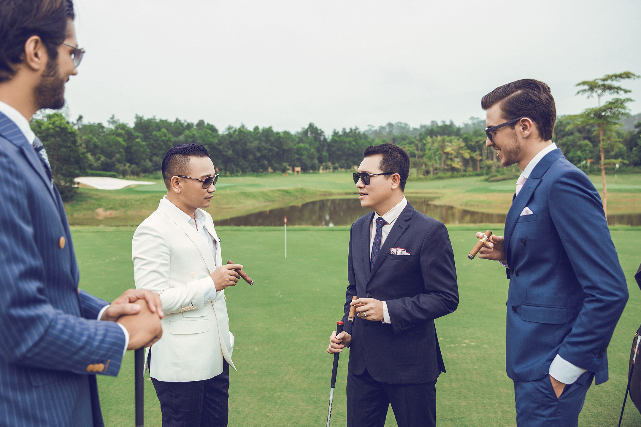 những người đàn ông lịch lãm